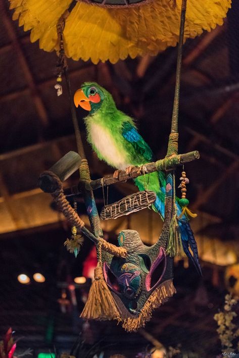 Disney Tiki Room, Tiki Room Disney, Walt Disney's Enchanted Tiki Room, Tiki Garden, Tiki Ideas, Disney Enchanted, Tiki Bar Decor, Jungle Cruise, Tiki Decor