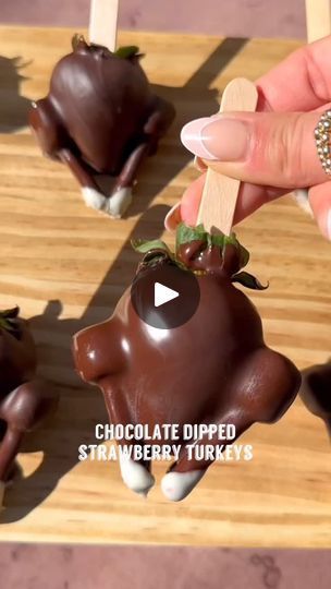 12M views · 128K reactions | Chocolate covered strawberry turkeys🦃  These chocolate covered strawberry turkeys went super viral last year. Because they are such a fun and festive dessert idea for your Thanksgiving dessert table. Sure to be a crowd pleaser!   Save this post for later and follow along for more festive holiday food ideas.  What you’ll need: Small popsicle sticks or small bamboo skewers  Organic strawberries Dark chocolate gems or chocolate chips Gluten free pretzel sticks or regular pretzels Mini marshmallows White chocolate chips Refined coconut oil for melting chocolate chips  Instructions: 1. Melt your dark chocolate with 1 tsp coconut oil 2. Break pretzels into smaller pieces and dip the end in melted chocolate and then into mini marshmallows. I like to refrigerate to al Thanksgiving Marshmallow Pops, Chocolate Dipped Strawberries Turkey, Chocolate Covered Strawberry Turkeys, Strawberry Turkeys, Thanksgiving Dessert Table, Office Workouts, Thanksgiving Platter, Thanksgiving Chocolates, Chocolate Turkey