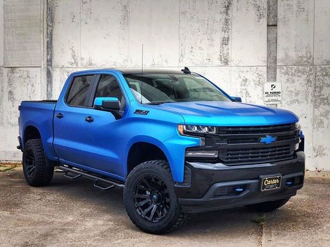 #Repost of this blue beauty from  @autoaccessoriesunlimited! • • • • • 💙🖤💙🖤💙🖤 This thing is perfection and it’s for sale @carterchevyok !!! @3mfilms Matte blue metallic wrap.  @roughcountry 3.5” lift  @fueloffroad 20” Blitz wheels  @toyotires RT Tires  @nfabinc Nerf steps  #oklahomasbest #2019silverado #colorchangewrap #paintsdead #2019liftedsilverado #gotlift #chevyoffroading #wrapit #keepup 2023 Gmc Canyon, Custom Silverado, Lifted Silverado, Chevrolet Colorado Z71, 2019 Silverado, Pick Up 4x4, Custom Pickup Trucks, Chevy Colorado, Honda Ridgeline