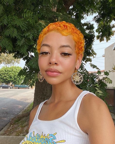 kennedie on Instagram: “patiently waiting for my hair to grow so i can go back to this 🌞🙇🏽‍♀️” Orange Hair, A Woman, Orange, Hair, Beauty, Instagram, Color