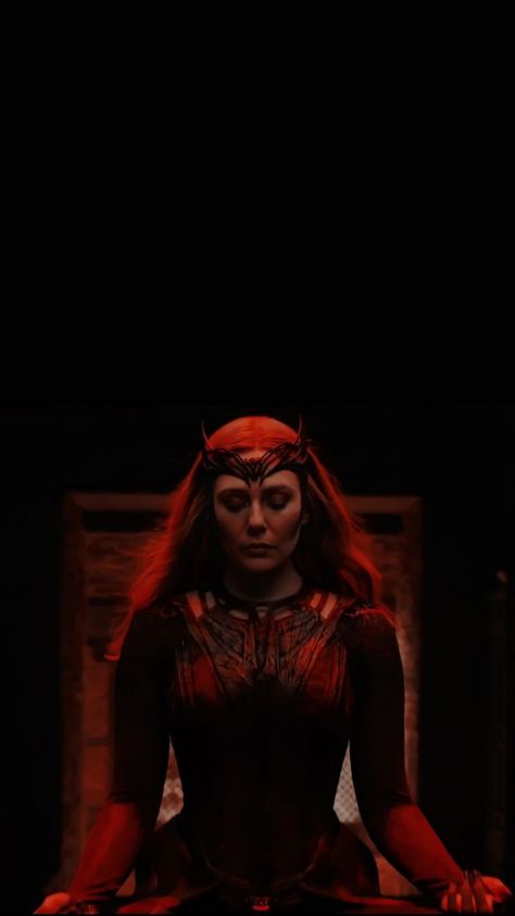 Scarlet Witch Makeup, Scarlet Witch Halloween, Wanda Maximoff Wallpaper, Witch Wallpaper, Witch Makeup, Scarlet Witch Marvel, Wanda Maximoff, Witch Halloween, Elizabeth Olsen