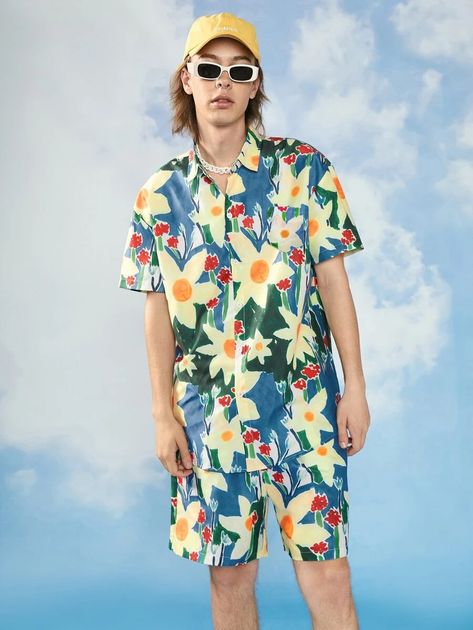 Men Random Floral Print Drop Shoulder Shirt & Shorts | SHEIN Men Floral Outfit, Hawian Shirt Outfits Mens, Mens Floral Shirt Outfit Summer, Outfit For Pool Party, Floral Menswear, Old Man Outfit, Summer Outfits Men Beach, Floral Shirt Outfit, Floral Dress Outfit