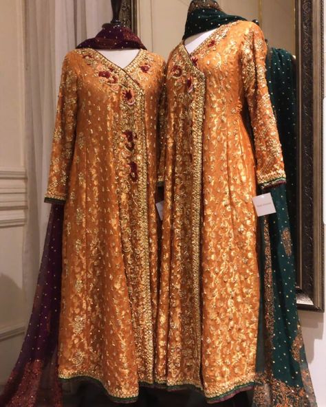 Casual Bridal Dress, Bridal Mehndi Dresses, Pakistani Formal Dresses, Bridal Dresses Pakistan, Pakistani Wedding Outfits, Stylish Short Dresses, Pakistani Fancy Dresses, Pakistani Dresses Casual, Pakistani Fashion Party Wear