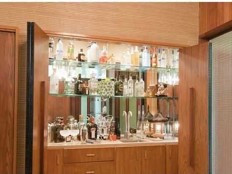 mid century wet bar Modern Wet Bar, Mid Century Modern Ranch, Home Wet Bar, Mid Century Modern Bar, Modern Home Bar, Mid Century Bar, Built In Bar, Modern Ranch, Mid Century Modern Living