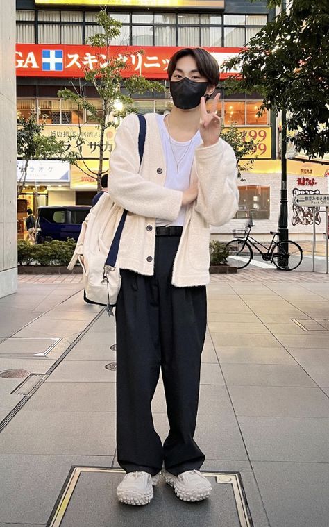 jungwon weverse 221111 Paris Trip Outfits, Black Pants Outfit, Trip Outfits, Beige Jacket, White Jacket, Kpop Outfits, Pants Outfit, Simple Outfits, Black Pants