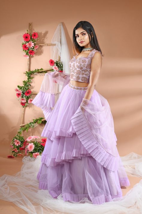 Indo Western Gowns, Lehenga Ideas, Girls Lehenga, Maggam Blouses, Western Gowns, Frock Pattern, Heavy Lehenga, Indo Western Gown, Lehenga Saree Design