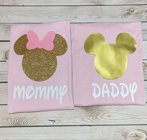 Matching birthday shirts 1st Birthday Minnie Mouse, Minnie Mouse First Birthday, Birthday Minnie Mouse, Minnie Mouse Shirt, Matching Birthday Shirts, Minnie Cake, Dad Shirts, Kids Birthday Themes, Minnie Mouse Pink