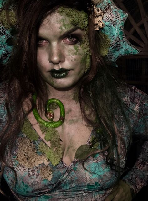 Zombie Sea Creatures, Swamp Queen Costume, Swamp Creature Makeup, Swamp Costume Ideas, Swamp Creature Costume, Swamp Monster Makeup, Creature From The Black Lagoon Costume, Swamp Witch Makeup, Swamp Makeup