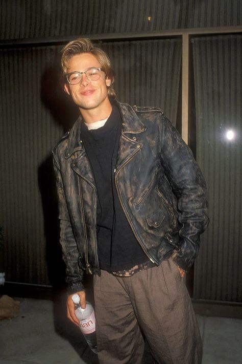 Brad Pitt Was a Seriously Overlooked ’90s Style God | Highsnobiety Brad Pitt Style, براد بيت, Look 80s, Stil Masculin, Style Année 90, 90s Actors, Joe Black, 90s Men, 90s Fashion Men