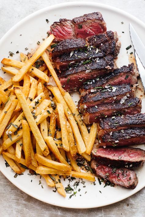 New York Strip Steak Recipes, Strip Steak Recipes, Grilled Steak Recipe, Steak Marinades, New York Strip Steak, New York Strip, Grilled Steak Recipes, Steak Marinade, Low Carb Meal