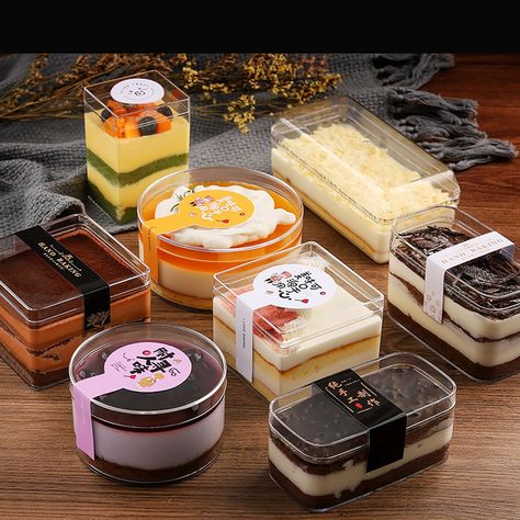 Cheesecake Packing Ideas, Desserts Display Ideas, Dessert Jars Ideas Packaging, Food Packaging Container, Jarcake Packing, Dessert Cup Packaging, Tiramisu Packaging Ideas, Cake In Container, Cheesecake Packaging Ideas