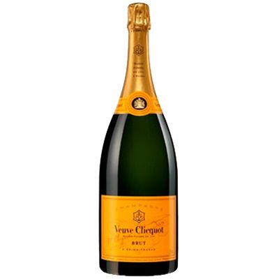 The 10 Best Selling Champagne Brands In the World - Veuve Clicquot Top Champagne Brands, Champagne Brands, Sweet Red Wines, Veuve Clicquot Champagne, Best Champagne, Champagne Gift, Friends Drinks, Wine Photography, Bordeaux Wine