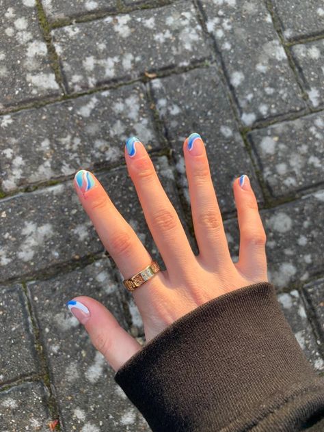 Blue Swirl Nails, Nailart Blue, Grad Nails, Swirl Nails, Blue Swirl, Cute Nail Designs, Nails Nailart, Short Nails, Nail Inspo