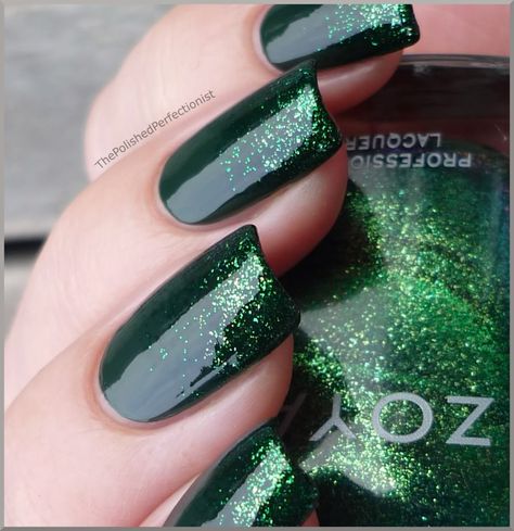 glossy emerald + glittery tips  Usually not a van of green but I really like theses Autumn Green Nails 2022, Dark Green Shimmer Nails, Dark Green Sparkly Acrylic Nails, Dark Green Nails With Sparkle, Green Sparkly Nails Christmas, Forest Green Glitter Nails, Green Sparkle Nails Acrylic, Emerald Green Dip Powder Nails, Emerald Green Sparkle Nails