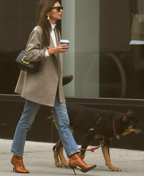 Emrata Outfits, Emrata Style, Emily Ratajkowski Outfits, Emily Ratajkowski Style, Stile Casual Chic, Fashion Walk, Looks Street Style, Yes Or No, Emily Ratajkowski