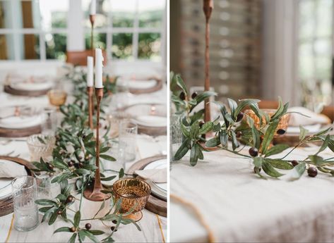 Here’s Exactly How To Recreate Joanna Gaines’s Gorgeous Thanksgiving Tablescape Joanna Gaines Thanksgiving, Thanksgiving Table Gifts, Thanksgiving Table Settings Diy, Minimal Table, Dining Room Combo, Thanksgiving Table Settings, Thanksgiving Tablescapes, Thanksgiving Table Decorations, Christmas Tablescapes