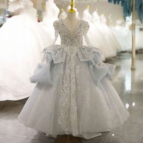 Search:J105 https://www.jillwish.com/products/jill-wish-luxury-sky-blue-quinceanera-dresses-beading-pearls-princess-elegant-ball-gown-for-kids-wedding-birthday-party-j062?_pos=1&_sid=9f88d3047&_ss=r 2天 Sky Blue Quinceanera Dresses, Blue Quinceanera Dress, Blue Quinceanera Dresses, Yellow Evening Dresses, Grey Evening Dresses, Champagne Evening Dress, Quinceanera Dresses Blue, Gold Evening Dresses, Elegant Ball Gowns