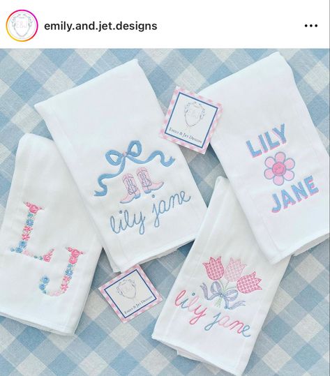 Monogram Bedding, Machine Embroidery Designs Projects, Monogrammed Burp Cloths, Embroider Ideas, Monogram Baby Girl, Monogrammed Hand Towels, Girl Burp Cloths, Machine Applique Designs, Monogram Ideas