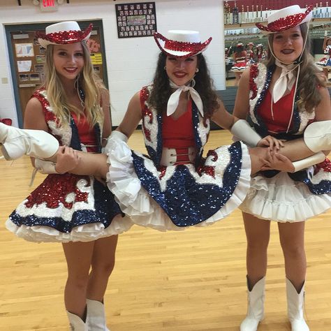 Cheer Skirt Outfit Ideas, Drill Team Uniforms, Drill Team Pictures, Majorette Costumes, Dance Things, Boots 2023, Cheerleading Pictures, Ice Girls, Drill Team