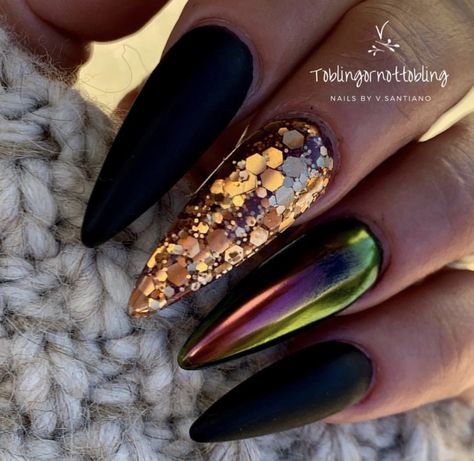 Black Irridescent Nails Acrylic, Black Nails With Iridescent Chrome, Black Holographic Nails, Black Geode Nails, Black Oil Slick Nails, Chrome And Glitter Nails, Black Unicorn Chrome Nails, Maleficent Nails, Fingernails Painted