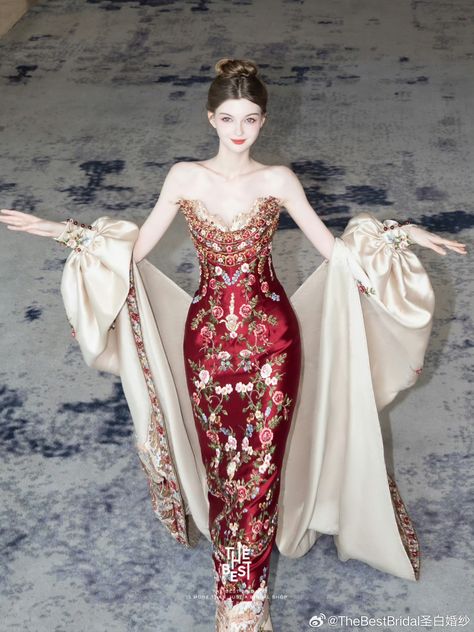 Red Gown Aesthetic, Dress Design Sketches, فستان سهرة, Fairytale Dress, Stylish Dress Designs, Dolce E Gabbana, Fairy Dress, Glam Dresses, Fashion Design Clothes