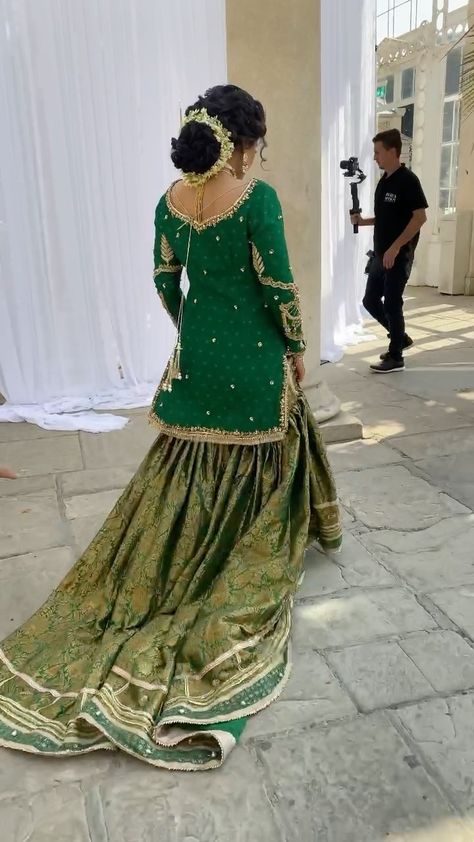 Green Mayoun Dress, Jago Look, Green Mehndi Outfit, Green Nikkah Dress, Annam Ahmad, Green Nikkah, Green Pakistani Bridal Dress, Nikkah Look, Mehendi Outfits For Bride