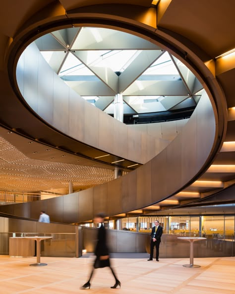 Bloomberg London - Bill Amberg Studio Luxurious Staircase, Reling Design, Atrium Design, Circular Stairs, Round Building, London Buildings, Amsterdam Houses, Classic Villa, Hotel Entrance