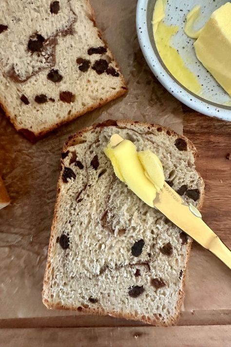 Sourdough Discard Cinnamon Raisin Bread [makes perfect toast] Sourdough Bread Pudding, Cinnamon Sourdough, Sourdough Starter Discard Recipe, Sourdough Sandwich, Cinnamon Raisin Bread, Homemade Sourdough Bread, Raisin Bread, Sourdough Discard, Cinnamon Raisin