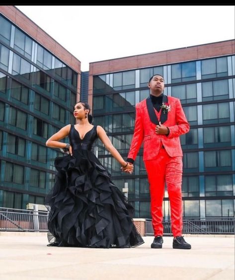 Rooftop Prom Pictures, Prom Pictures Black People, Prom Black People, Prom 2k23, Prom Shoot, Prom Pictures Couples, Prom Picture Poses, Prom Picture, Pictures Couples