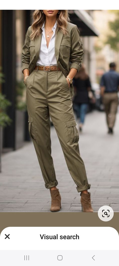 Cargo Pants Outfit Street Style Women, Cargo Pants Outfit Street Style, Cargo Pants Women Outfit, Cargo Pants Outfit, Cargo Pants Women, Business Casual Outfits, Street Style Outfit, Outfits Casuales, Pants Outfit