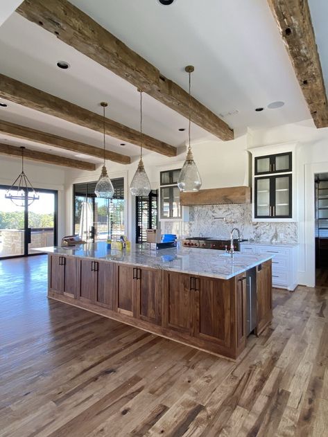 Modern Craftsman — Key Custom Homes Mountain Craftsman Interior, Luxury Craftsman Homes, Modern Craftsman Style Homes Interior, Modern Craftsman House Interior, Craftmans Style House, Craftsman Style Homes Interior Kitchen, Craftsman Style Homes Exterior, Craftsman House Interior, Modern Craftsman Kitchen