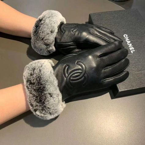 Chanel Gloves, Aesthetic God, God Of Ruin, Fancy Gloves, Corset Fashion Outfits, Hot Chocolate Marshmallows, Gloves Fashion, Fur Coats Women, Girly Accessories