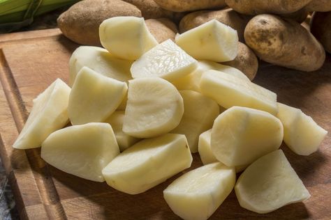 How to Store Peeled Potatoes Overnight Freeze Potatoes, High Potassium Foods, Potassium Foods, Canned Potatoes, Frozen Potatoes, Raw Potato, How To Store Potatoes, Cooking 101, Diced Potatoes