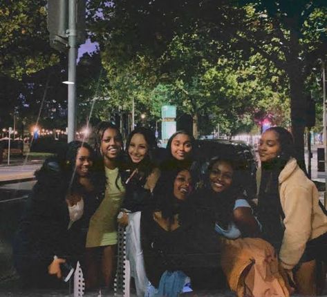 Friend Group Adventures, Friendgroup Aesthetic Black, Hanging Out With Friends Black People, Black Girls Having Fun Aesthetic, Black Friend Aesthetic, Having Friends Aesthetic, Friendship Aesthetic Black, People Having Fun Aesthetic, Black Friendship Aesthetic