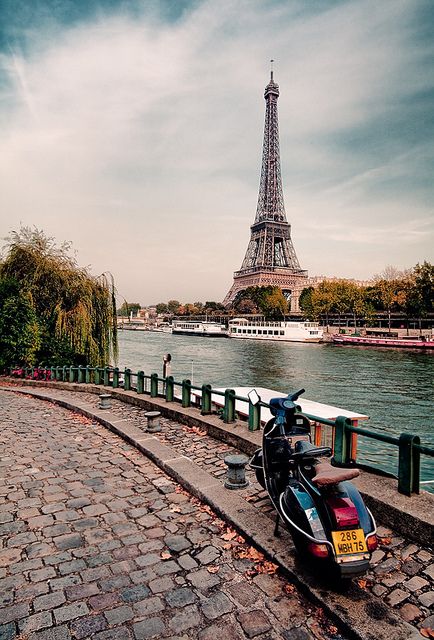 France - Paris City Of Paris, Paris Photo, The Eiffel Tower, Paris Travel, France Travel, Places Around The World, Travel Around The World, Wonderful Places, Vacation Spots