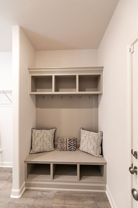 Cubby area! With storage on top and bottom. Cubby Area In Home, Cubby Dresser Ideas, Cubby Holes In Wall, Cubby Storage Ideas, Cubby Hole Storage, Cube Storage Bench, Mudroom Ideas Diy, Regency Bedroom, Cubby Bench