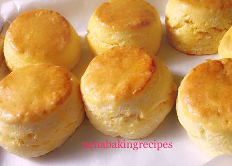 Buttery Scones, Butter Scones, Irish Scones, Raspberry Scones, Irish Cooking, Hp Sauce, Scones Recipe Easy, Irish Recipes, British Food