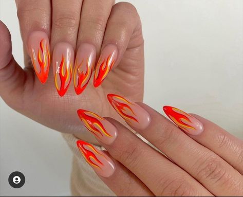 Hunger Games Nails, The Hunger Games Katniss, Most Beautiful Nails, Unique Nail Designs, Flame Nail Art, Hunger Games Katniss, Nails Trending, Nails Arts, Glittery Nails