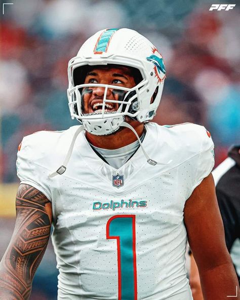 Tua Tagovailoa, Miami Dolphins Players, Nfl Dolphins, Miami Dolphins Football, Nfl Miami Dolphins, Dolphins Football, Miami Dolphins, Nfl Players, American Football