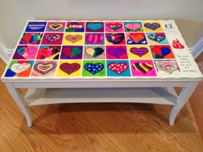 Mom With a Glue Gun - Ceramic Tile Top Table for School Auction.  Refinished table and permanent markers on ceramic tiles.  A great piece for a school auction/fundraiser! Gala Projects, Class Art Auction, Classroom Auction Projects, Class Artwork, Tile Top Table, School Auction Art Projects, School Auction Projects, Class Auction Projects, Art Auction Projects