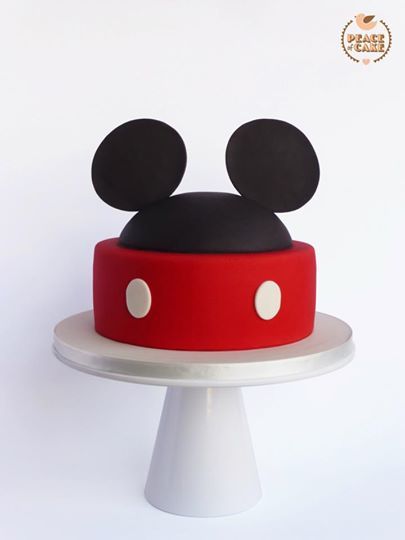 Mikey birthday sugarpaste cake Portal Cake, Bolo Da Peppa Pig, Mickey And Minnie Cake, Fiesta Mickey Mouse, Mickey Cakes, Mickey Birthday Party, Minnie Cake, 1st Birthday Cakes, Mickey Mouse Cake