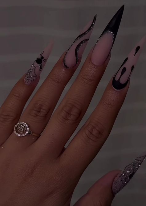 Long Nail Designs Sharp, Halloween Pointy Nail Designs, Stilleto Nails Halloween Designs, Long Stilleto Nails Design Fall, Long Stiletto Nails Halloween, Long Black Nails Stilettos, Stiletto Halloween Nails Designs, Fall Nail Designs Stiletto, Halloween Stilleto Nail Designs