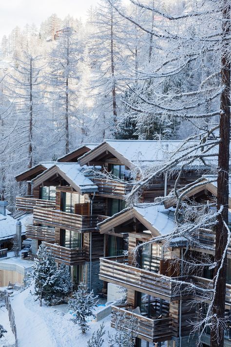 Mindful travel: Cervo Mountain Resort in Zermatt | STYLEPARK Mountain Resort Architecture, Ski Hotel, Mountain Hotel, Winter Resort, Chalet Design, Resort Architecture, Boutique Resort, Ski Mountain, Hotel Building