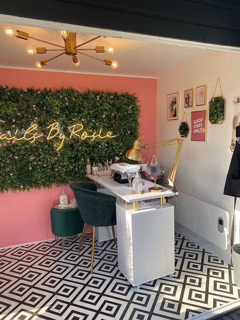 Waiting Room Design Salon, Nail Shop Ideas Salons At Home, Nail Tech Suite Decor, Nails And Lashes Salon, Nail Loft Ideas, Nail Tech Salon Ideas, Mini Nail Salon Ideas, Nail Bar Interior Design, Nail Tech Studio Ideas