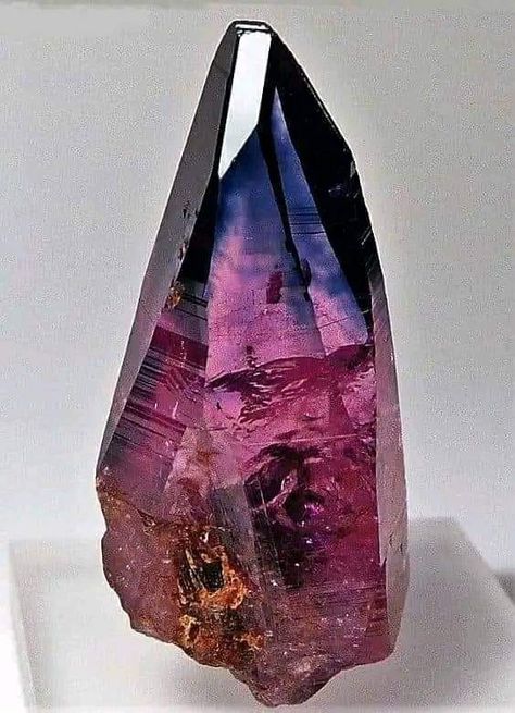 Healing Magic, Pretty Rocks, Cool Rocks, Beautiful Rocks, Minerals And Gemstones, Rocks And Gems, Clear Crystals, Gems And Minerals, Rock Crystal