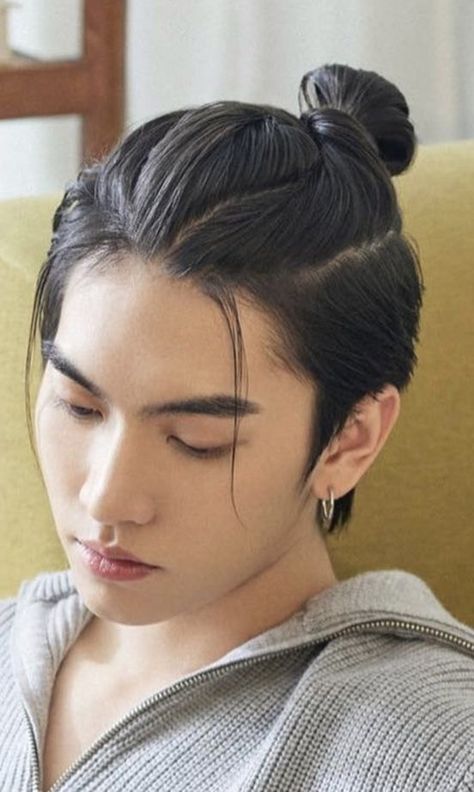 Hairstyle Korean, Medium Hairstyles For Men, Korean Men Hairstyle, Boss Chaikamon, Hairstyle For Men, Mens Hairstyles Medium, Mens Hairstyles Thick Hair, Hair Inspiration Short, Men Haircut Styles