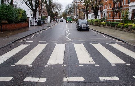 London’s 20 Most Expensive (and Exclusive) Streets Abbey Road Crossing, Pedestrian Crossing, Weekend In London, Abbey Road Studio, Zebra Crossing, God Save The Queen, London Itinerary, Lombard Street, Beatles Abbey Road