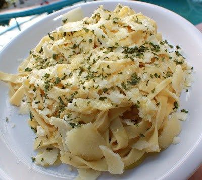 The Traditional Food of Rome, Italy! A Taste of Roma! Authentic Alfredo, Alfredo Recipes, Fettuccine Alfredo Recipe, Fettuccine Alfredo Recipes, Italian Foods, Alfredo Sauce Recipe, Beverage Recipes, Alfredo Recipe, Pasta Pasta