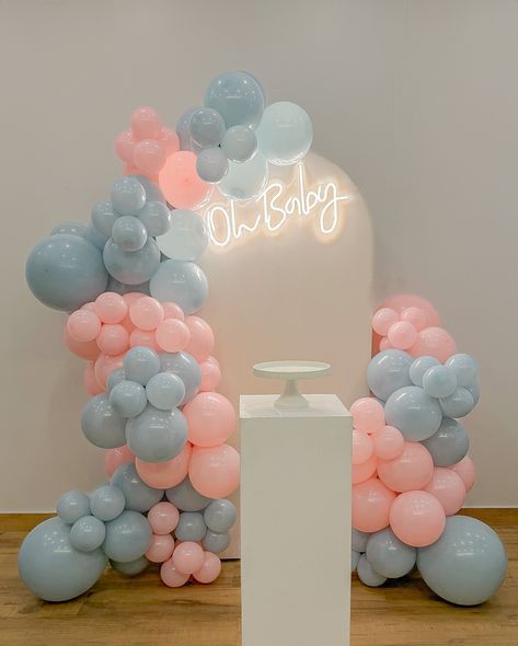 Gender Reveal Ideas Pink And Blue, Pink And Blue Gender Reveal Decorations, Pink And Blue Baby Shower Ideas, Gender Reveal Pink And Blue, Valentines Gender Reveal, Pink Or Blue Gender Reveal, Pink And Blue Gender Reveal, Baby 2025, Balloon Arch Ideas