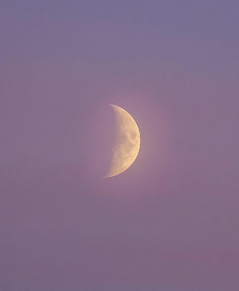 pretty pirple moon romantic aesthetic love Sage And Purple Aesthetic, Lavender Moon Aesthetic, Lavender Love Aesthetic, Purple Romantic Aesthetic, Sage Purple Aesthetic, Ethereal Purple Aesthetic, Lavender Asthetics Photos, Purple Aesthetic Character, Purple Fairytale Aesthetic